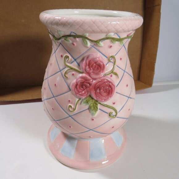 Elements Vase with Pedestal Base Ceramic Pink Rose with Diamond design embossed - Picture 5 of 14